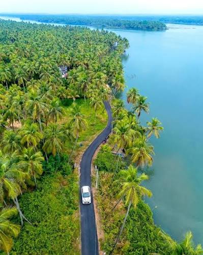 Valiyaparamba Back Waters