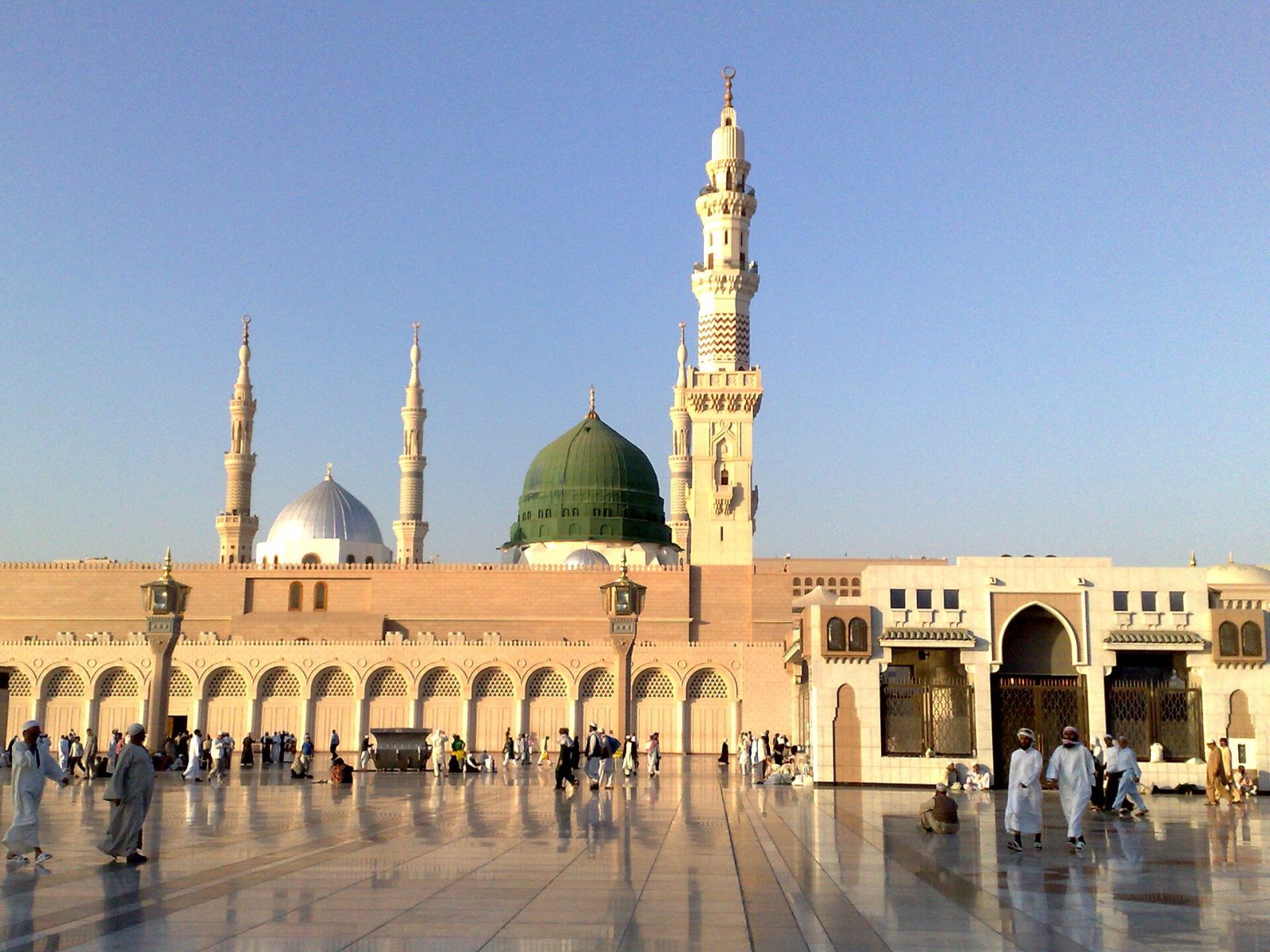 Madinah Ziyarat in 2 Days: the Prophet's Mosque, Quba and Uhud