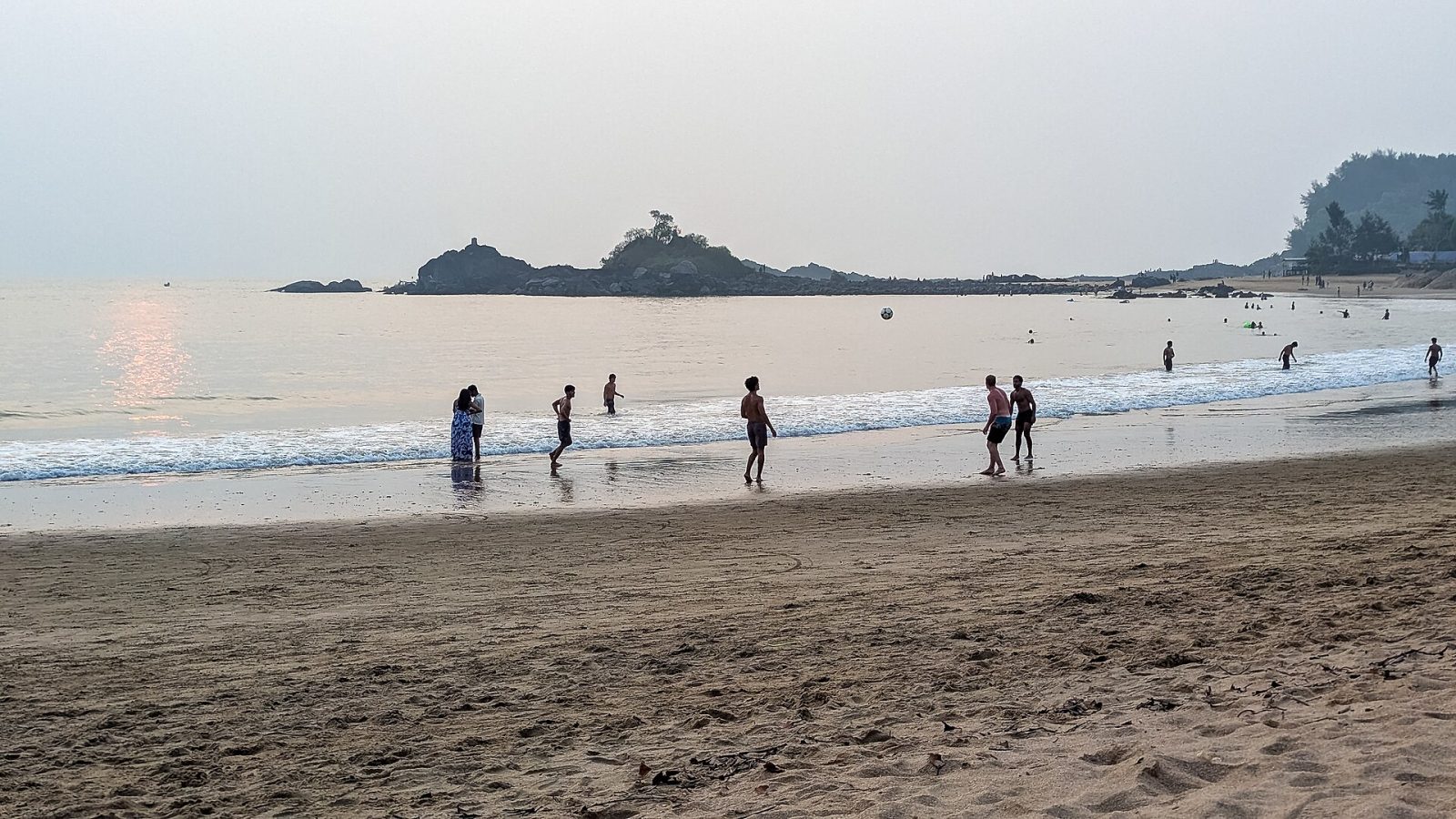 Om Beach, Gokarna