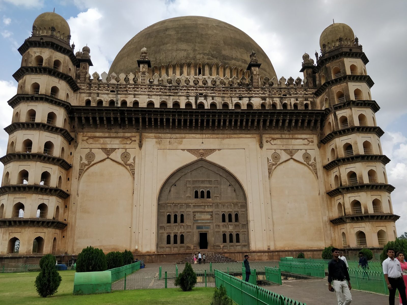 Gol Gumbaz