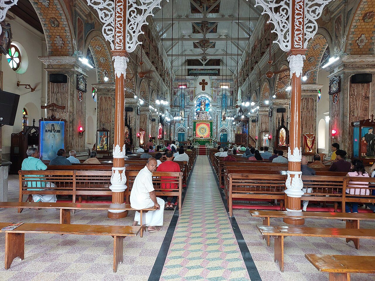 Santa Cruz Basilica Kochi