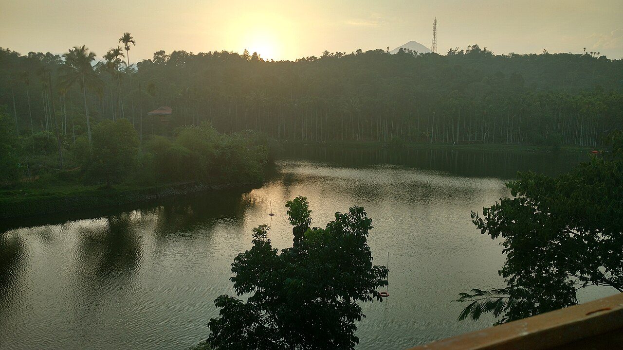 Karlad Lake