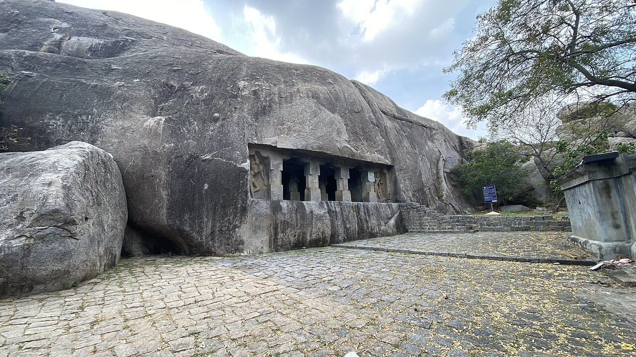 Mandagapattu Cave Temple