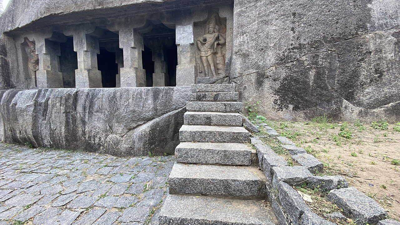 Mandagapattu Cave Temple