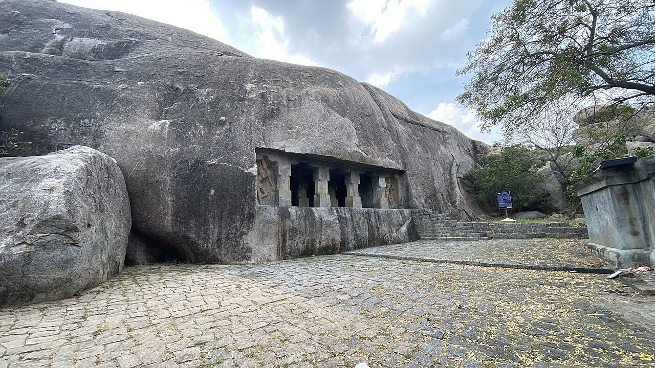 Mandagapattu Cave Temple