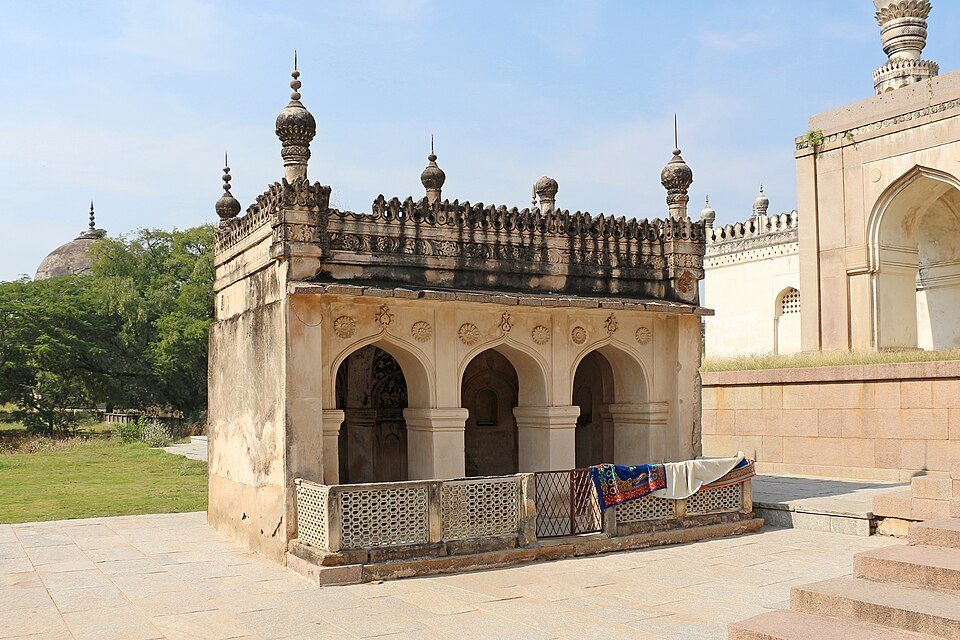 Qutb Shahi Tombs