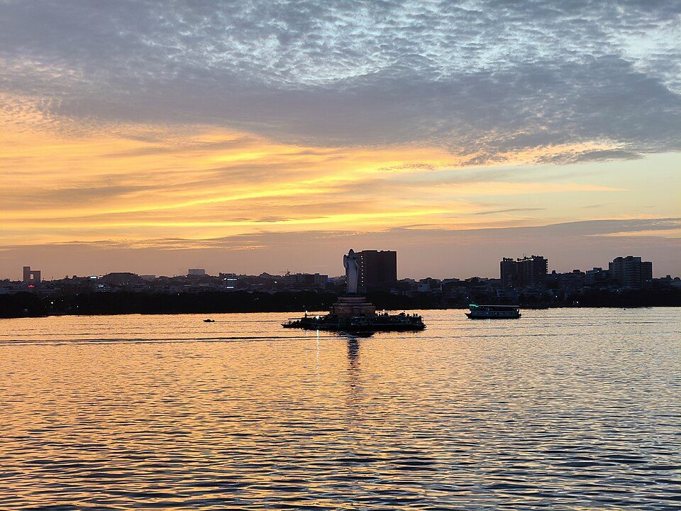 Hussain Sagar Buddha Statue