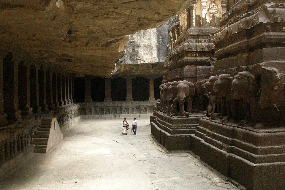 Ajanta and Ellora in 3 Days: Caves, Daulatabad and Bibi Ka Maqbara