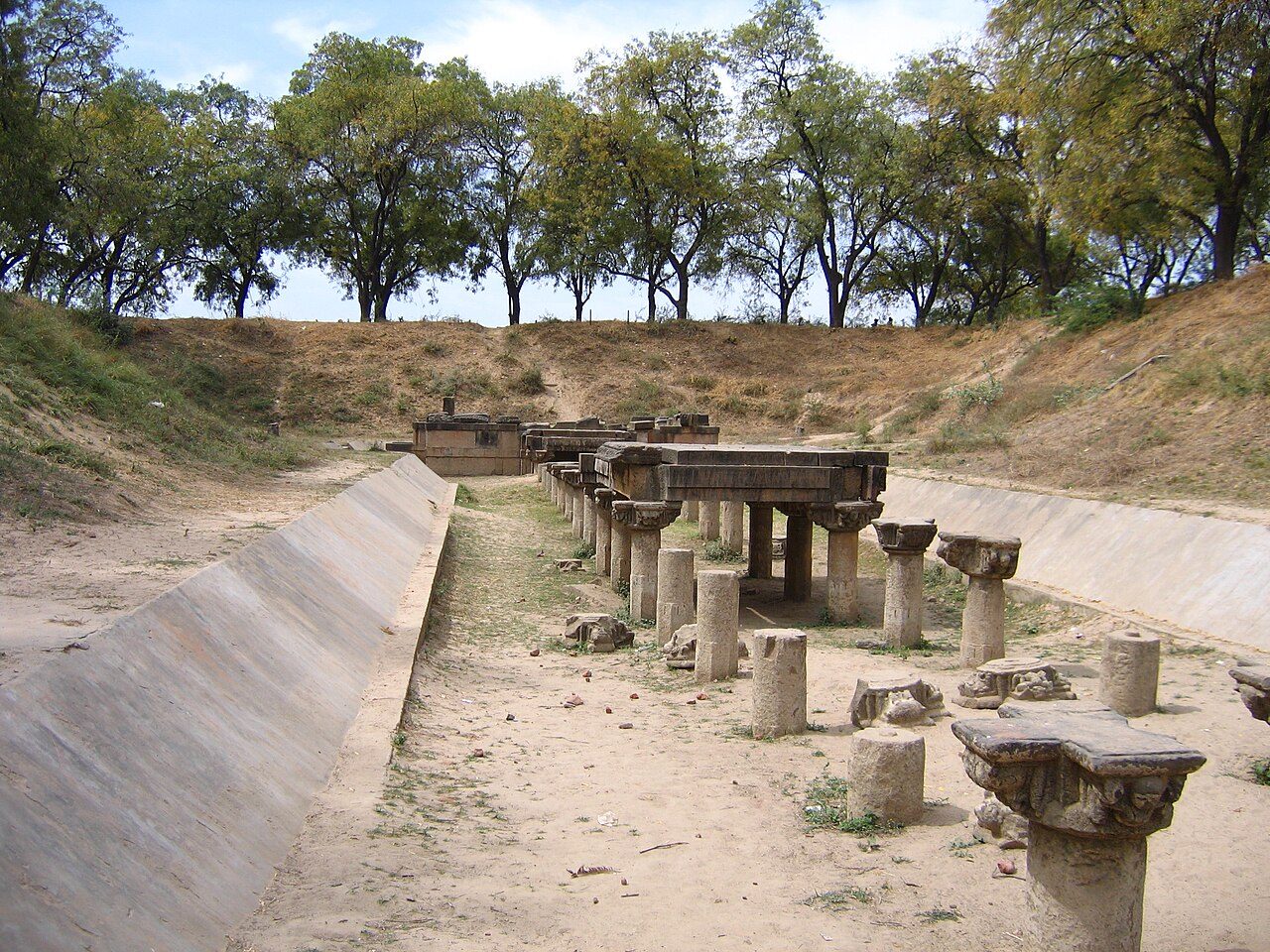 Sahasralinga Talav