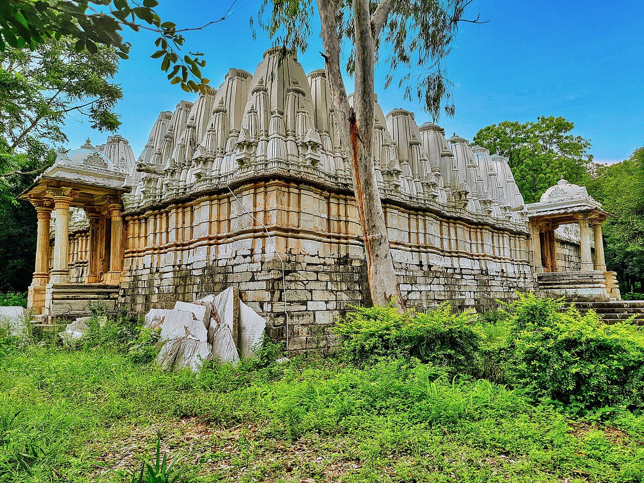 Kumbhariya Jain Temples