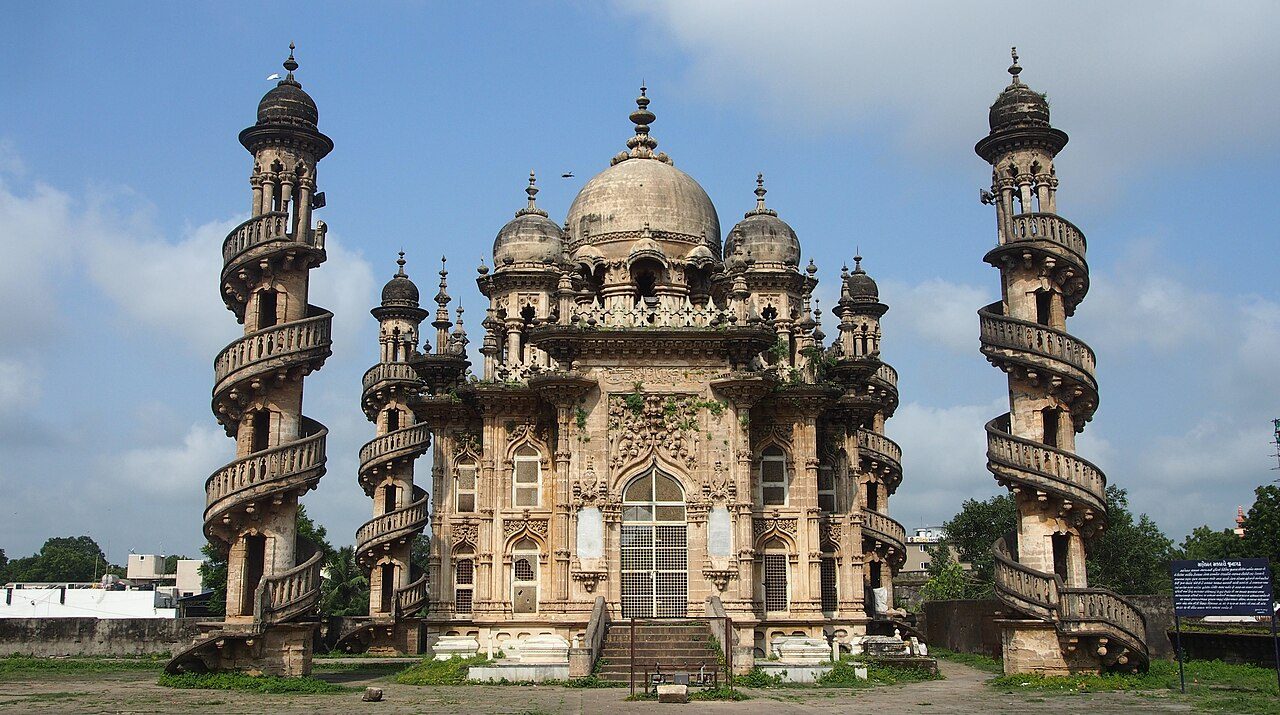 Mahabat Maqbara