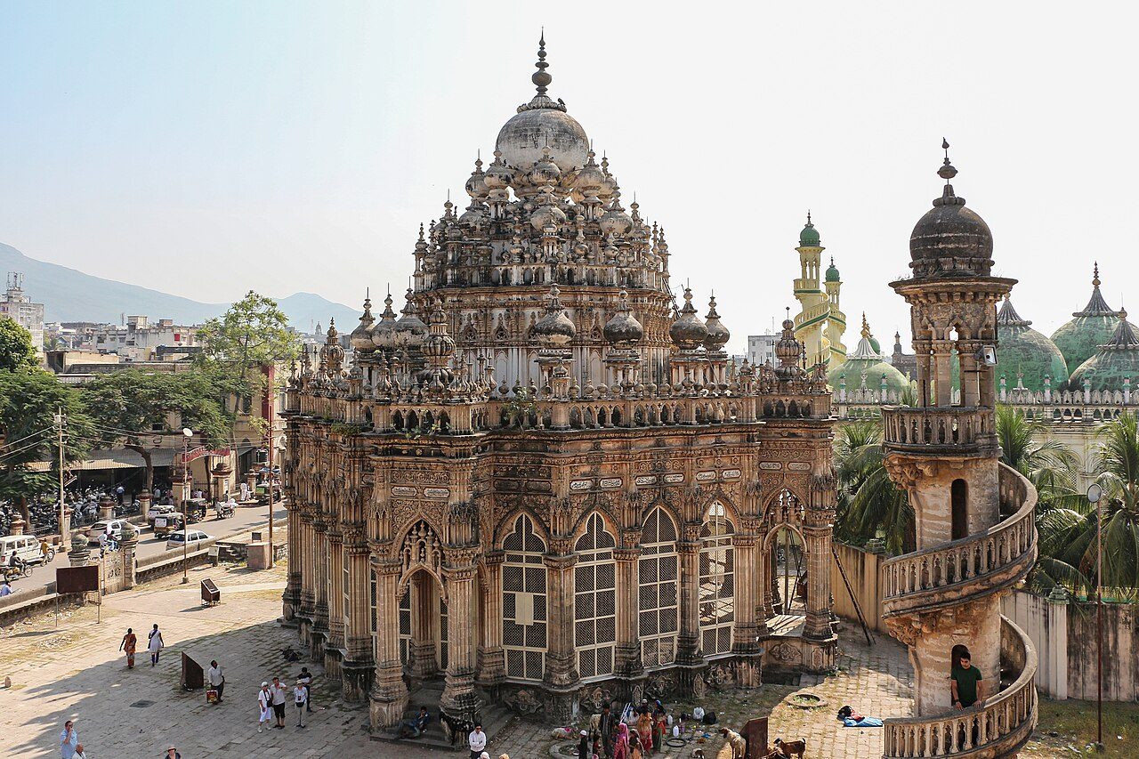 Mahabat Maqbara