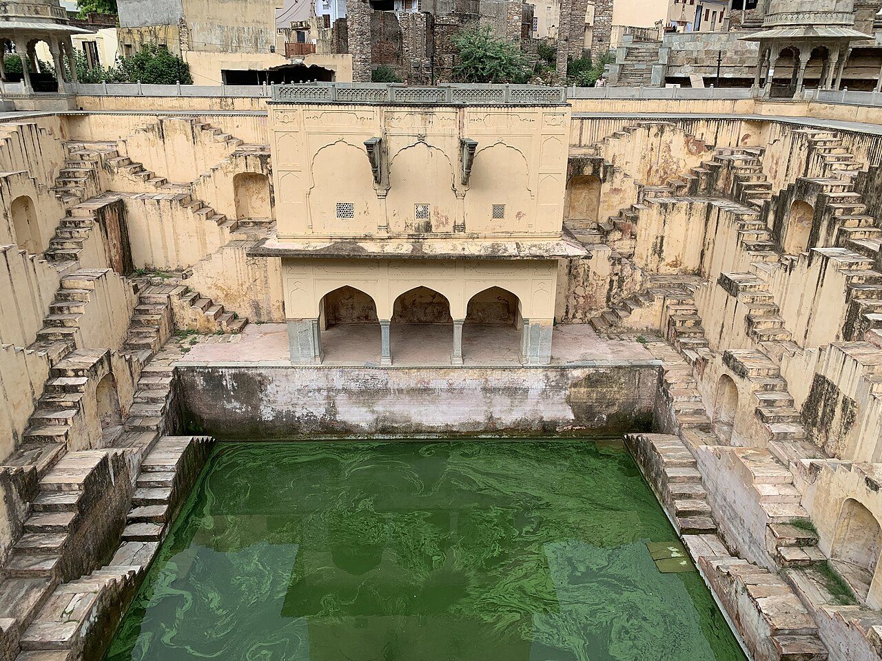 Panna Meena ka Kund