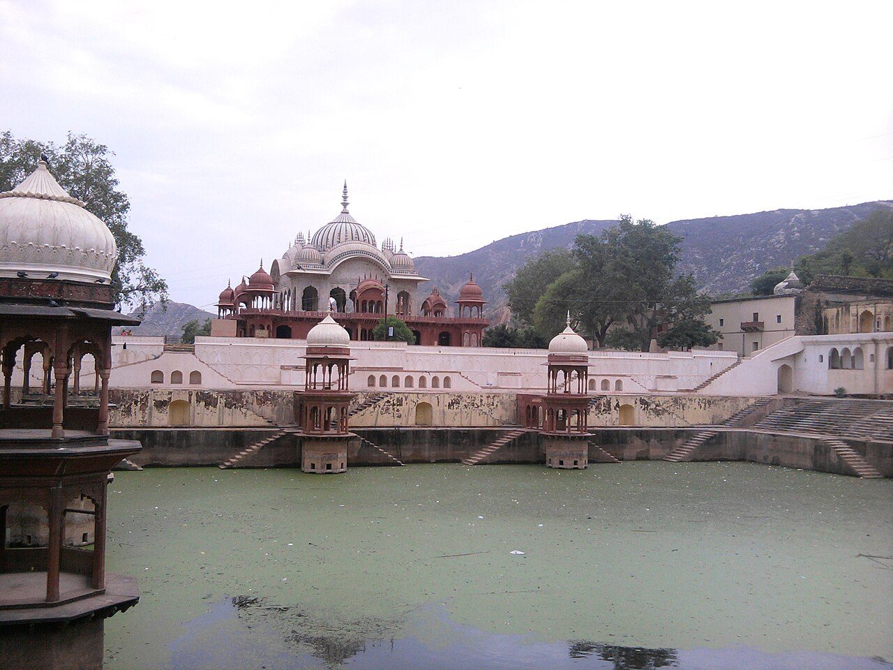 Moosi Maharani ki Chhatri