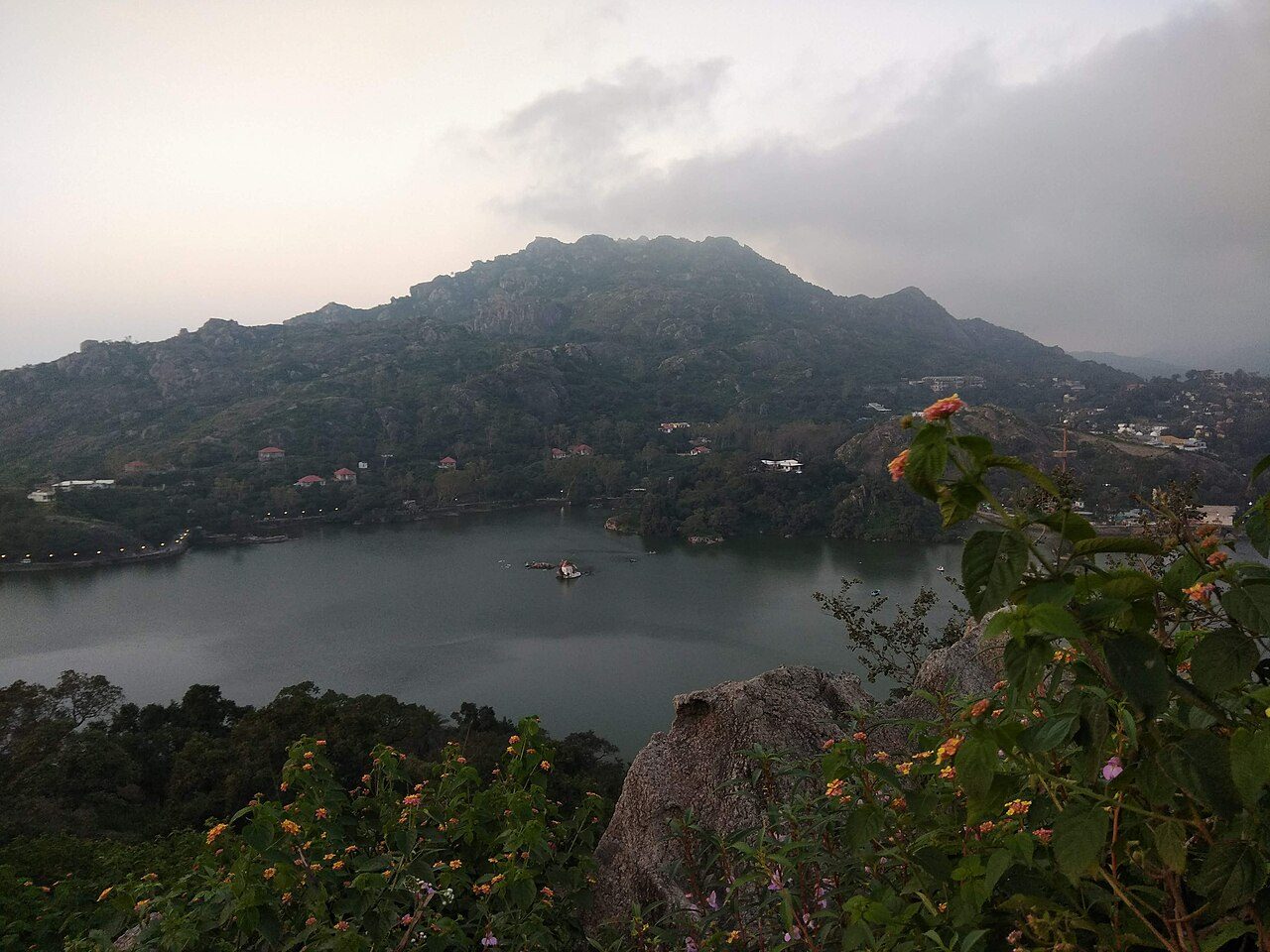 Nakki Lake