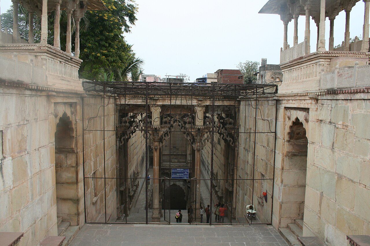 Raniji Ki Baori