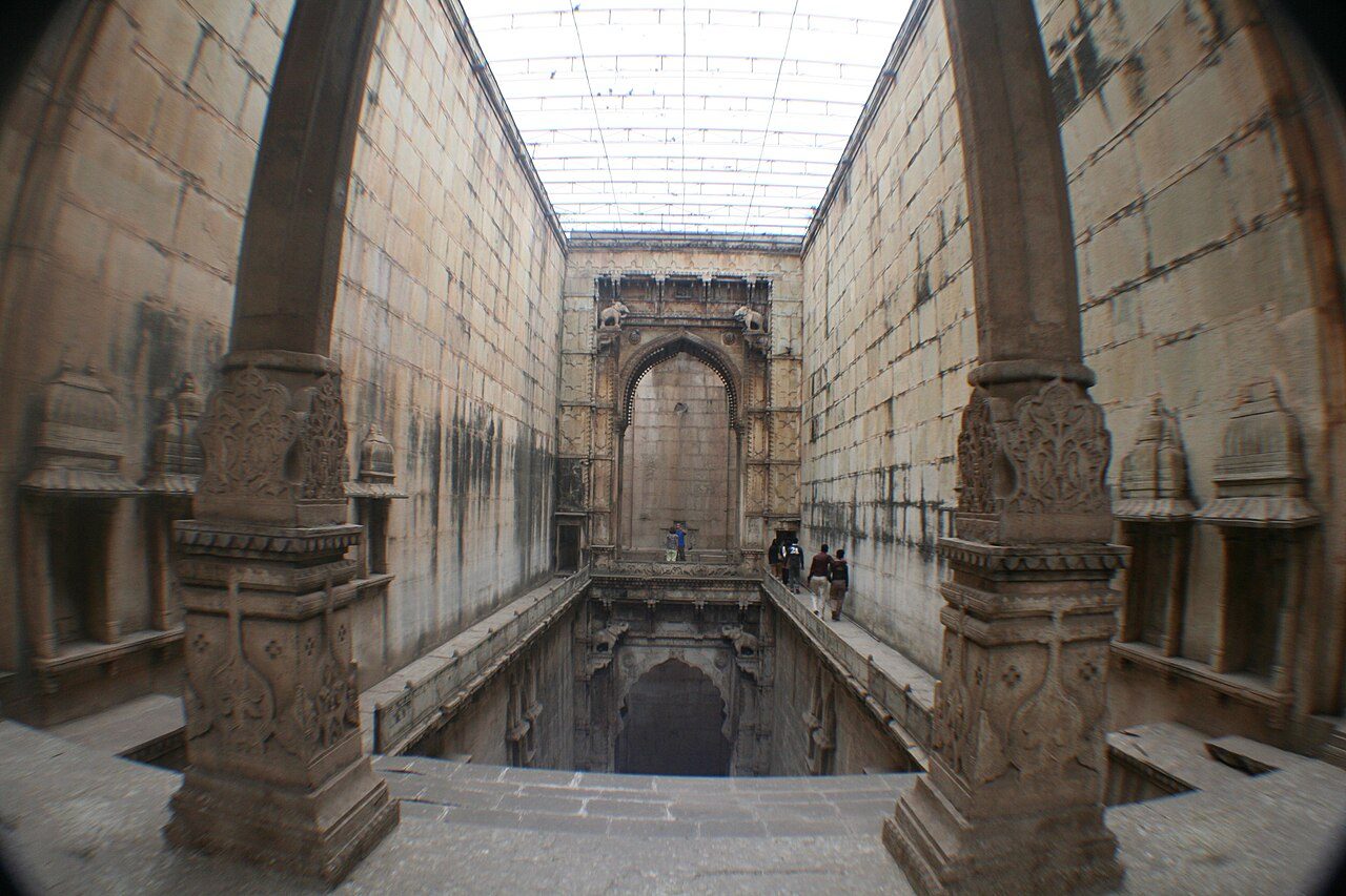 Raniji Ki Baori