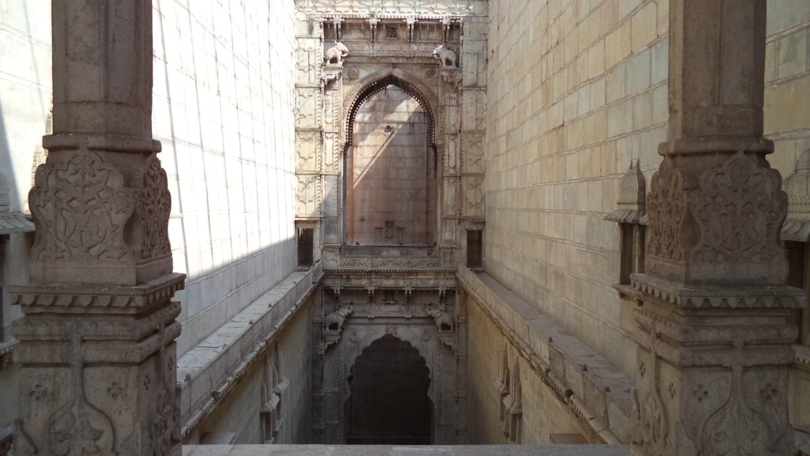 Raniji Ki Baori