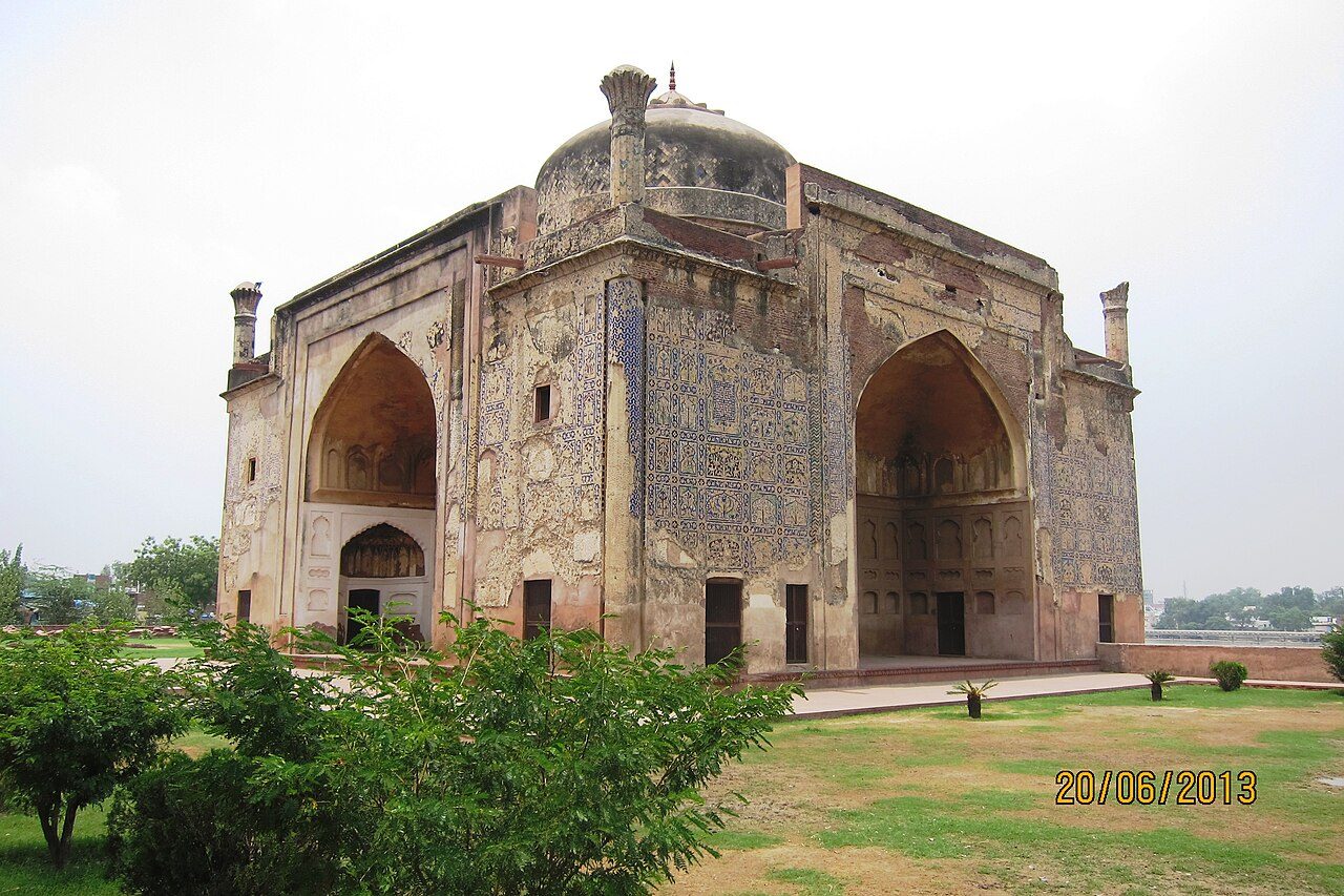 Chini Ka Rauza