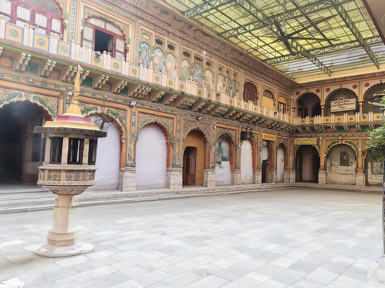 Dwarkadhish Temple Mathura