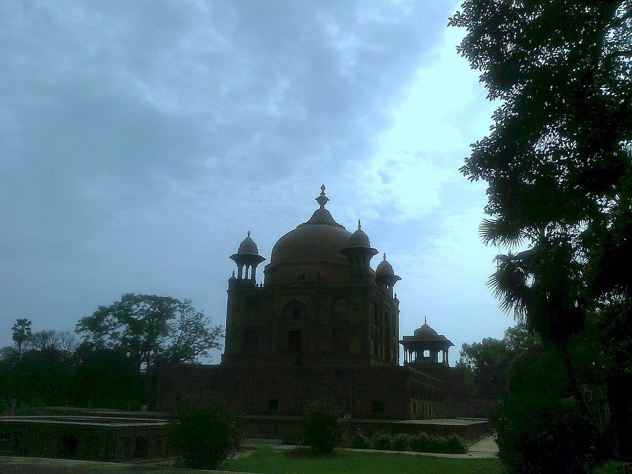 Khusro Bagh