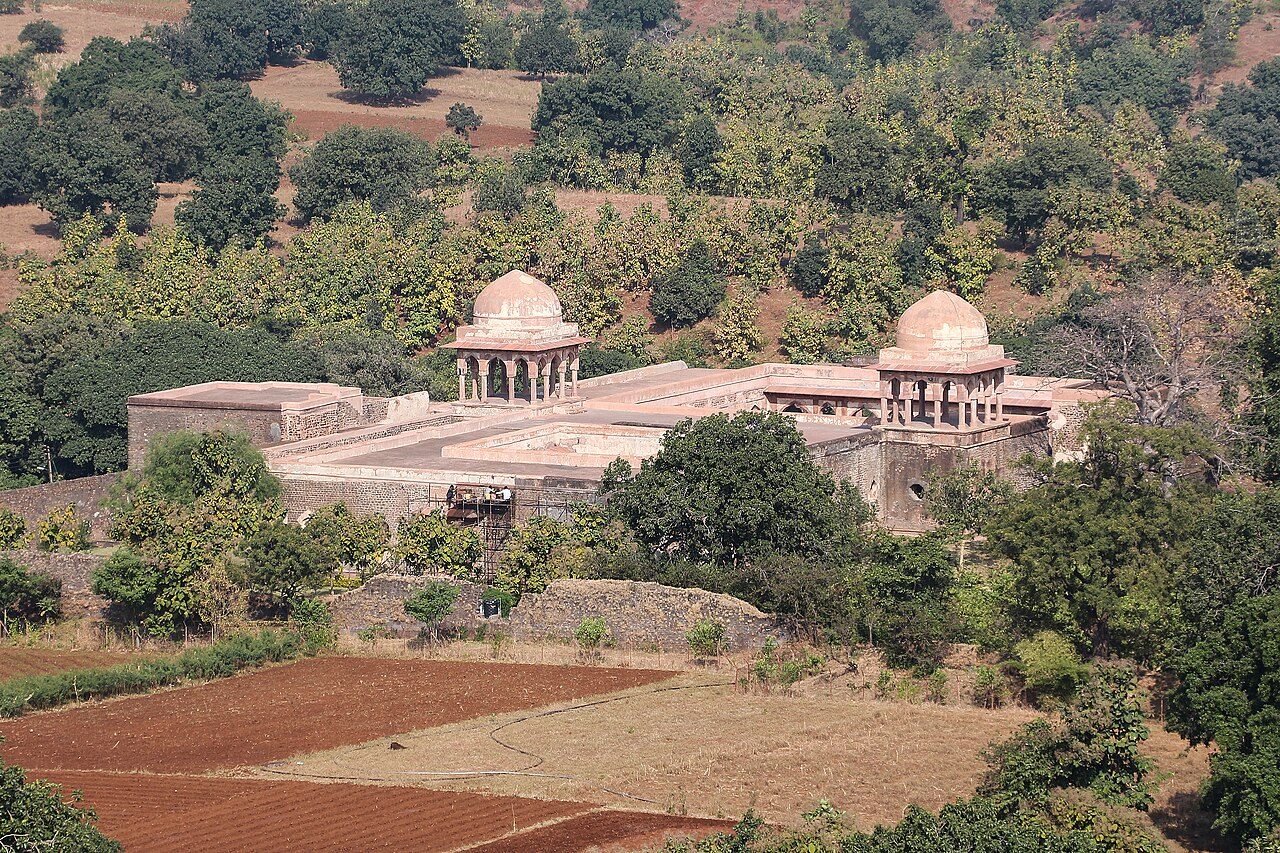 Baz Bahadur Palace