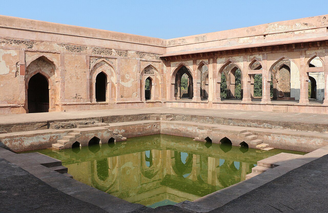 Baz Bahadur Palace