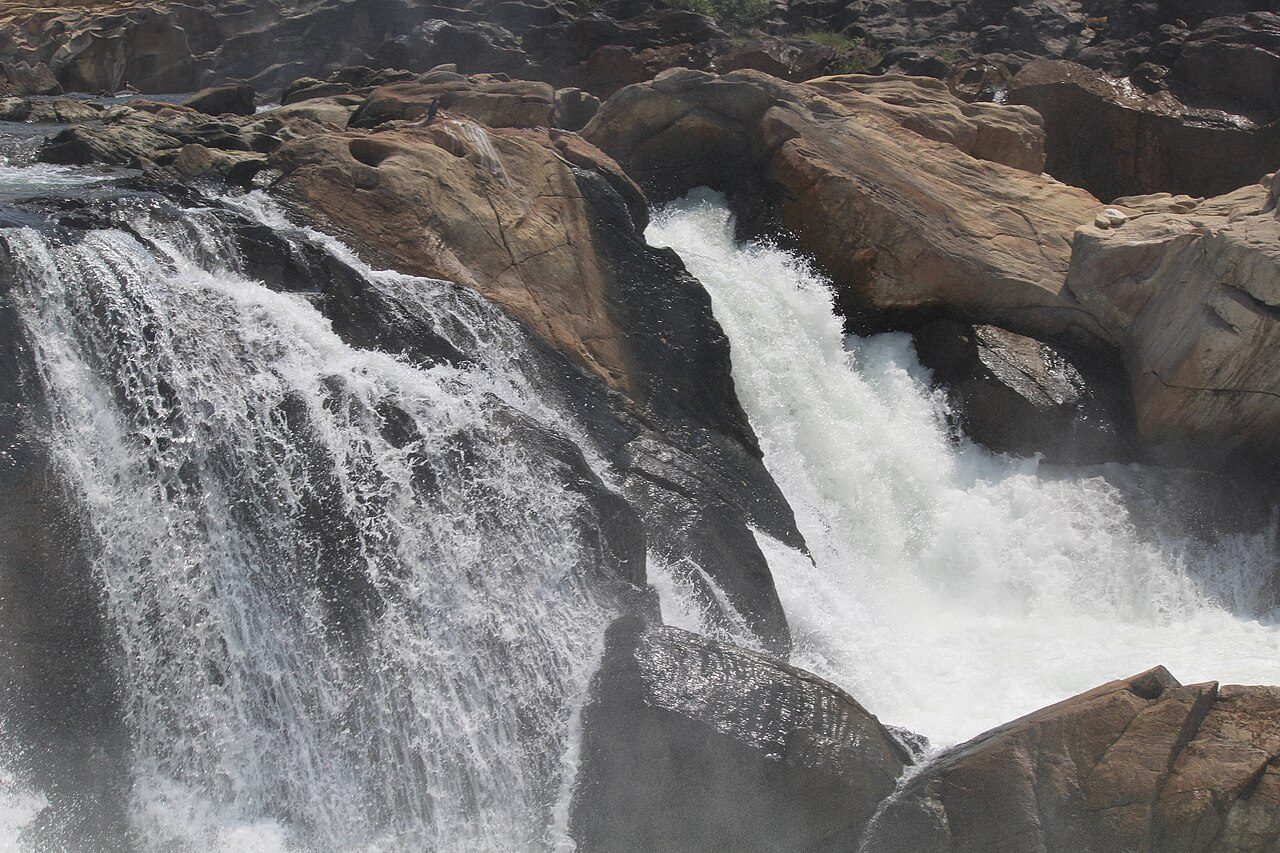 Dhuandhar Falls