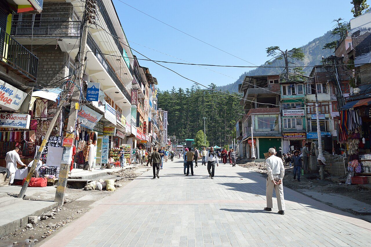 Mall Road Manali