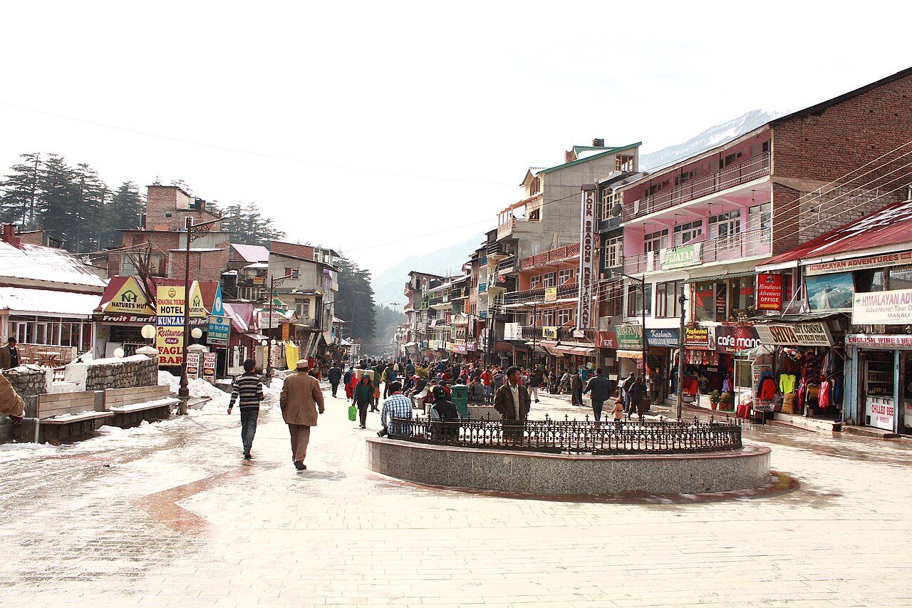 Mall Road Manali