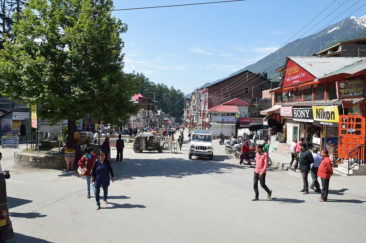 Mall Road Manali