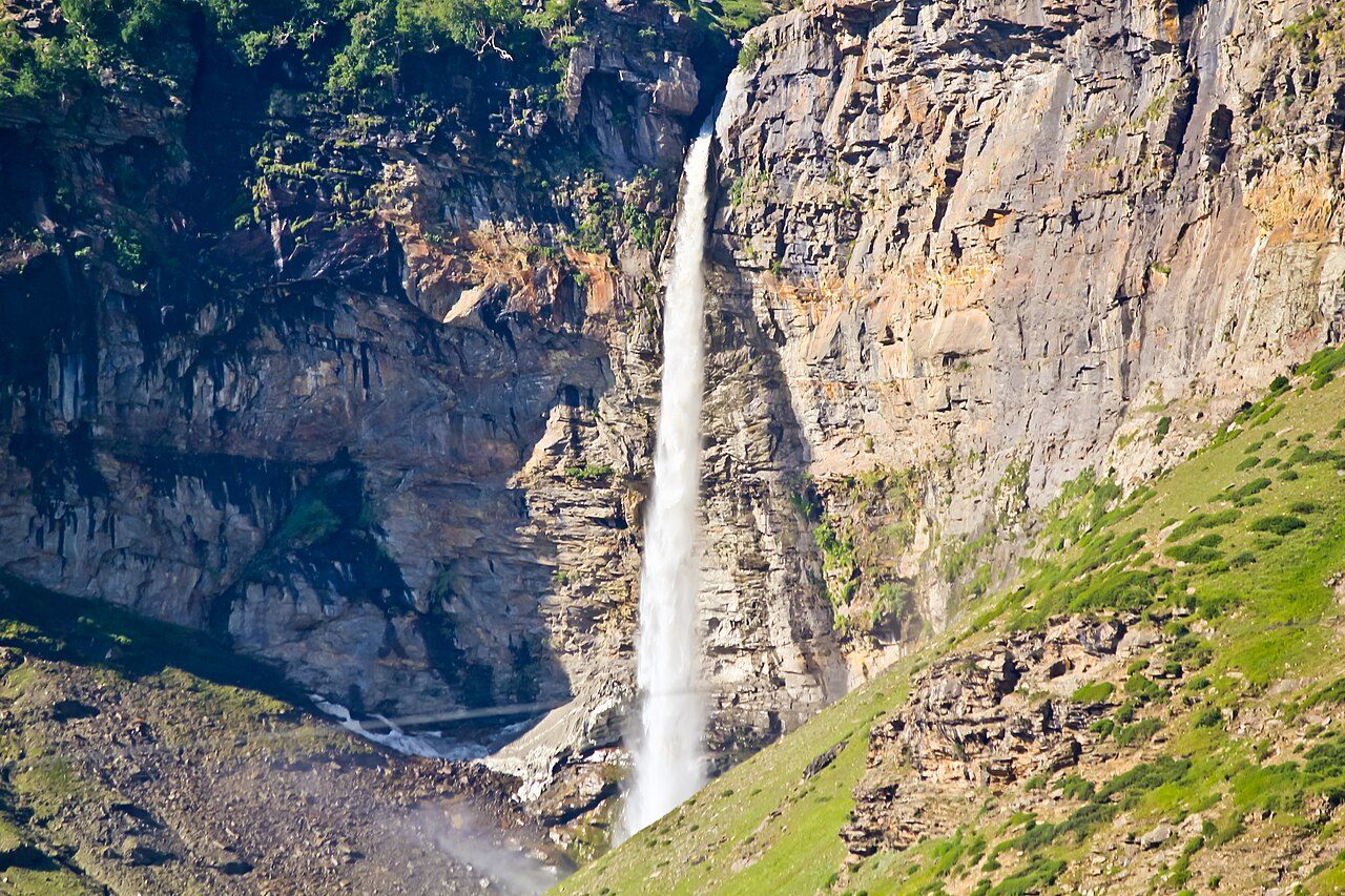 Sissu Waterfall