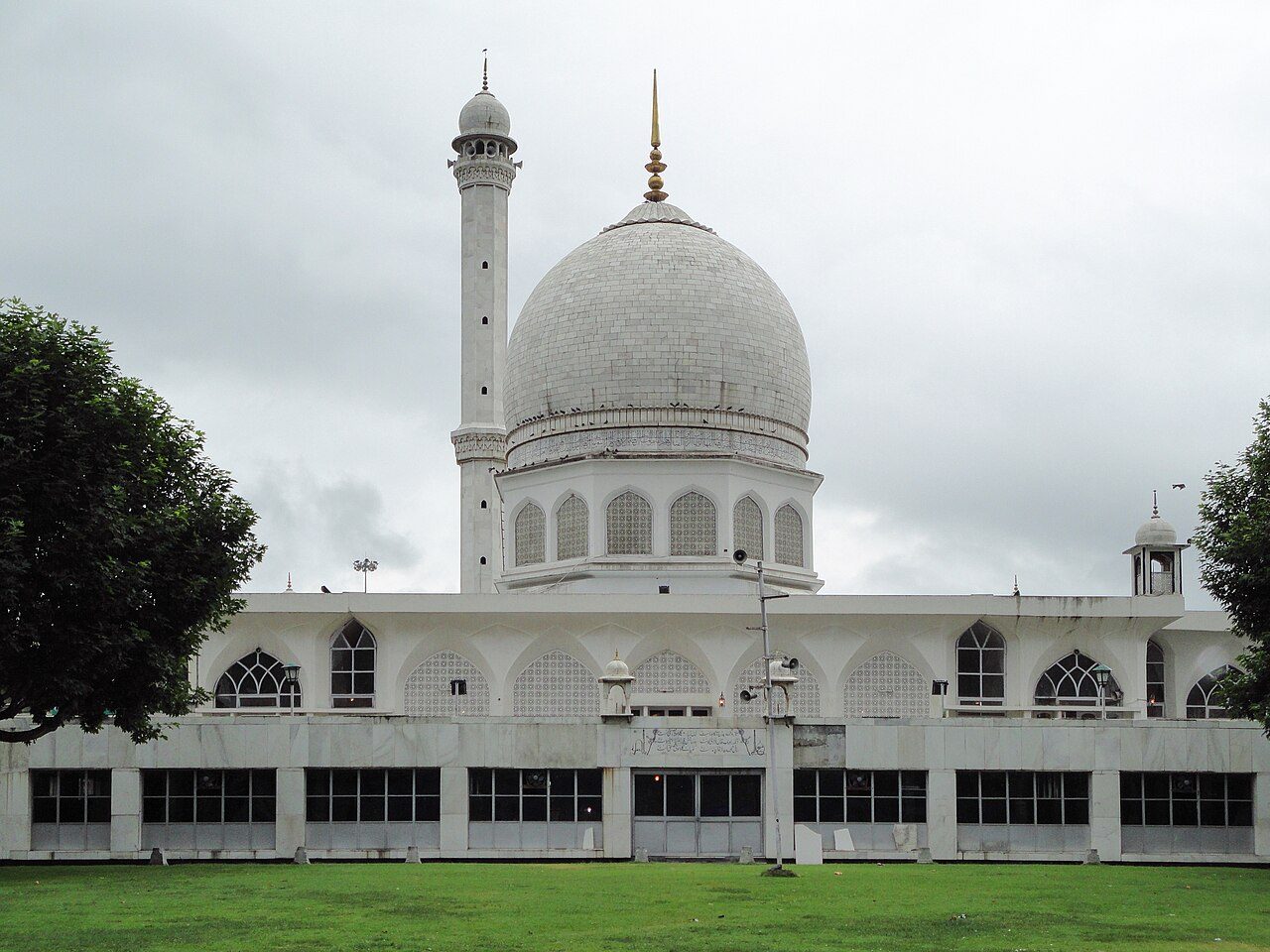 Hazratbal Shrine
