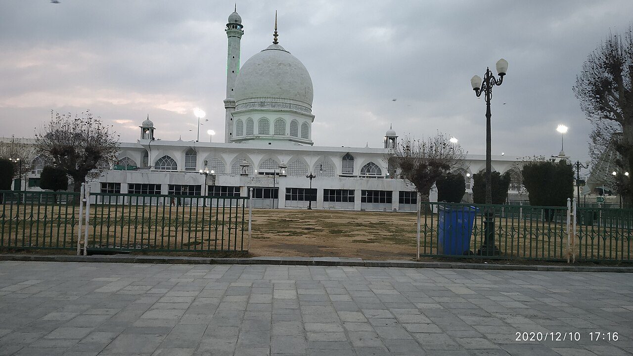 Hazratbal Shrine