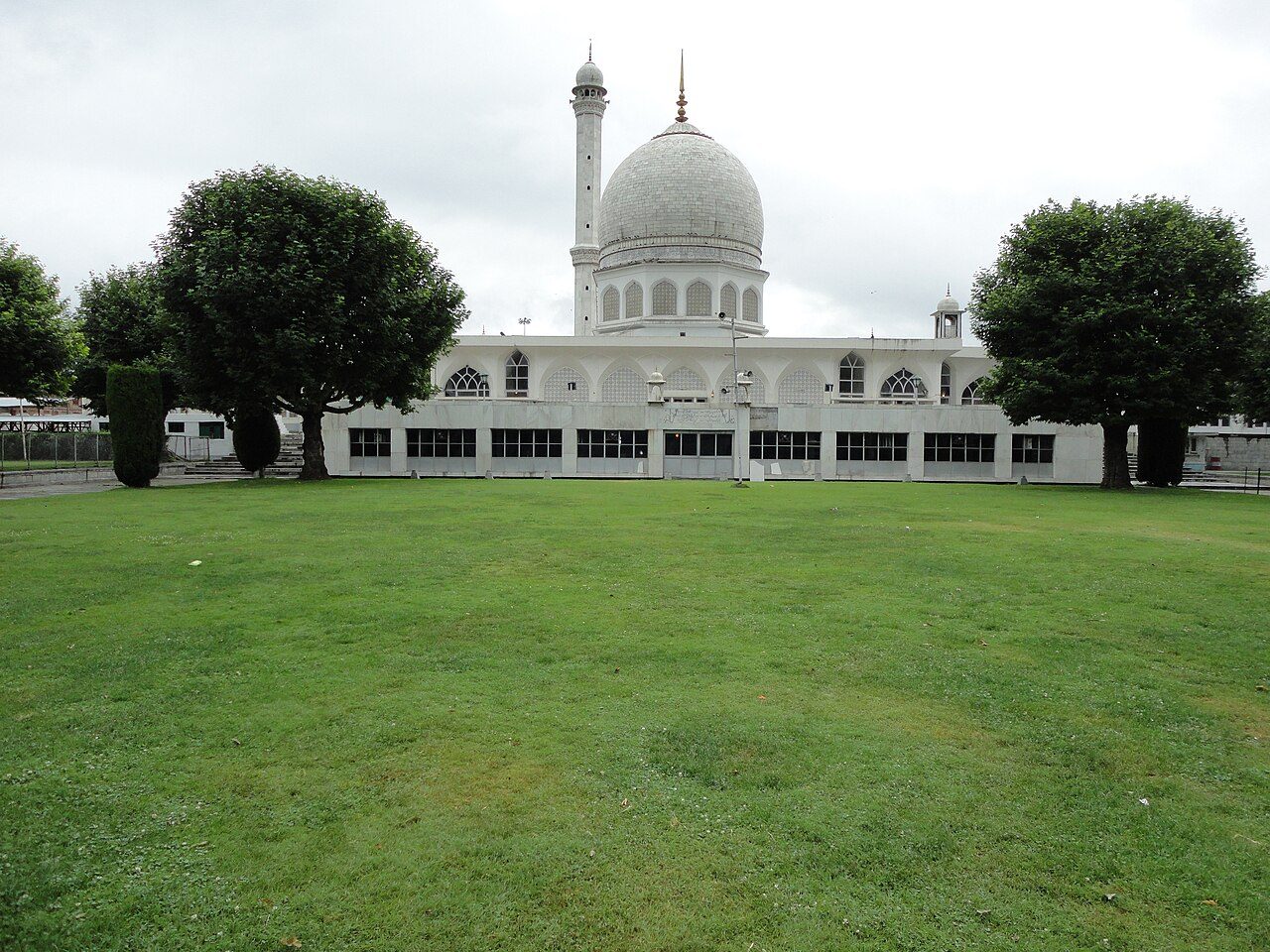 Hazratbal Shrine