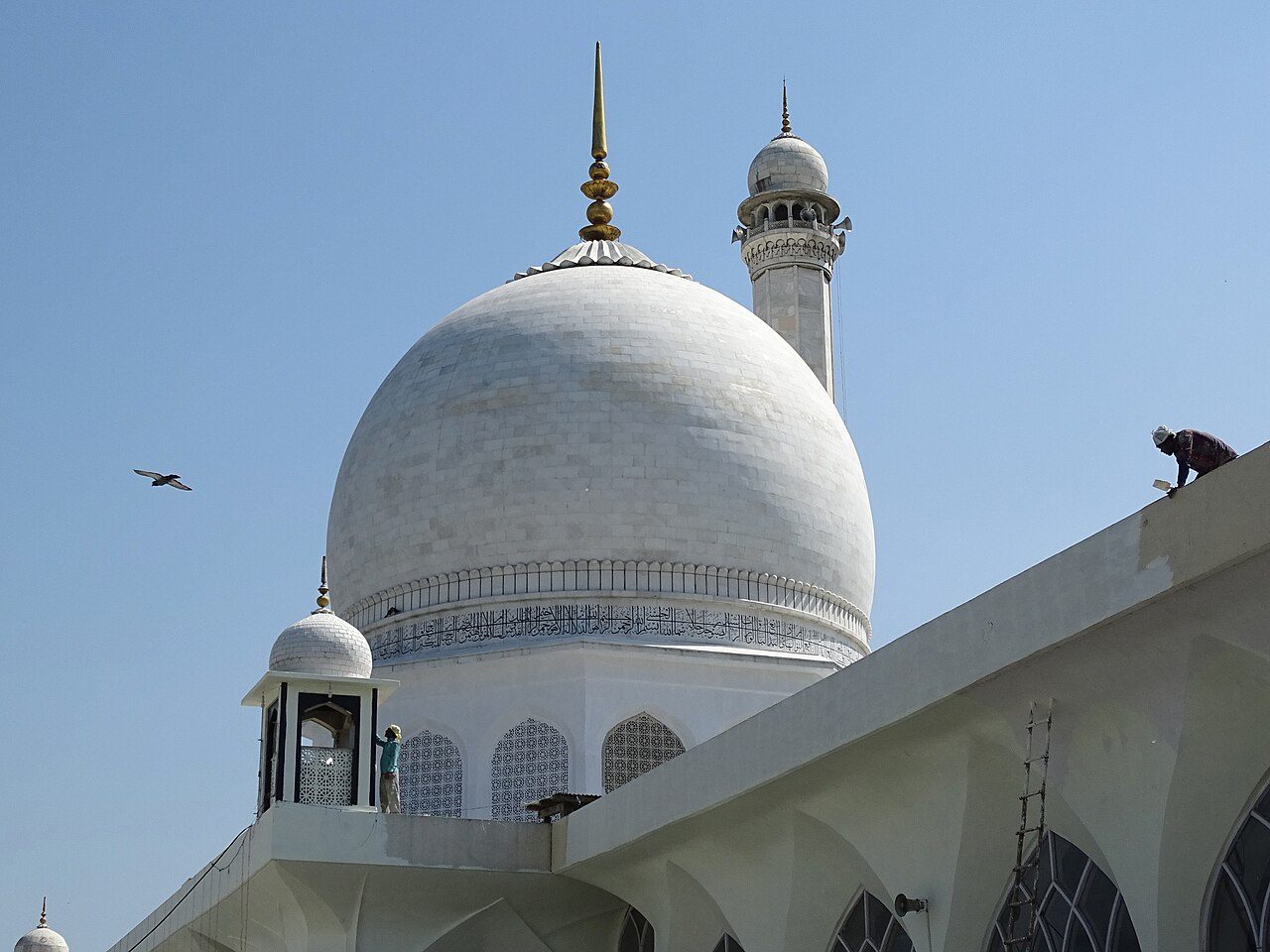Hazratbal Shrine