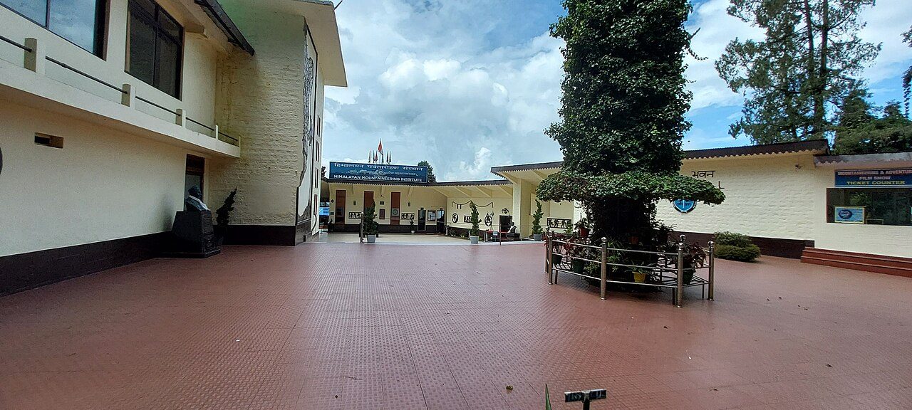 Himalayan Mountaineering Institute