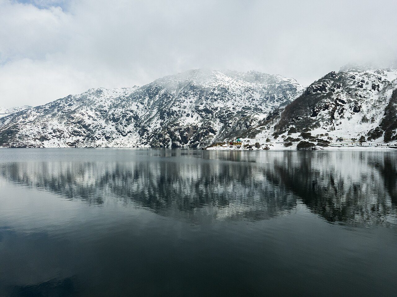 Gangtok in 4 Days: Monasteries, Tsomgo Lake and Nathu La