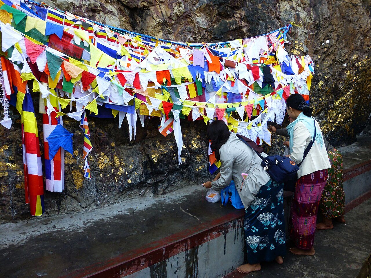 Dungeshwari Cave Temples