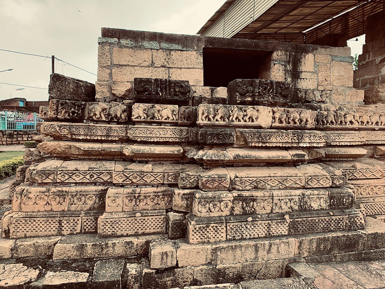 Malhar Pataleshwar Temple