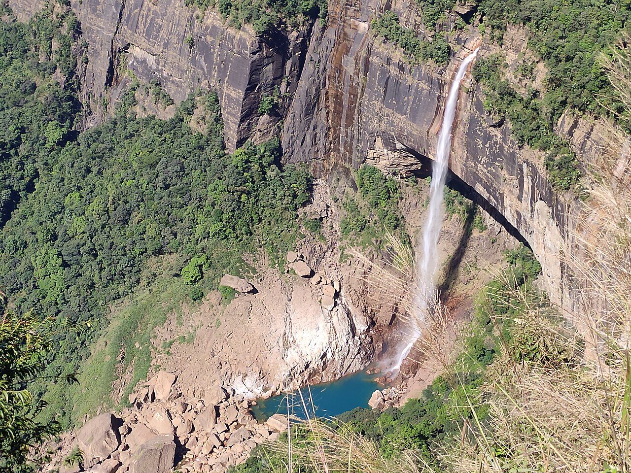 Nohkalikai Falls