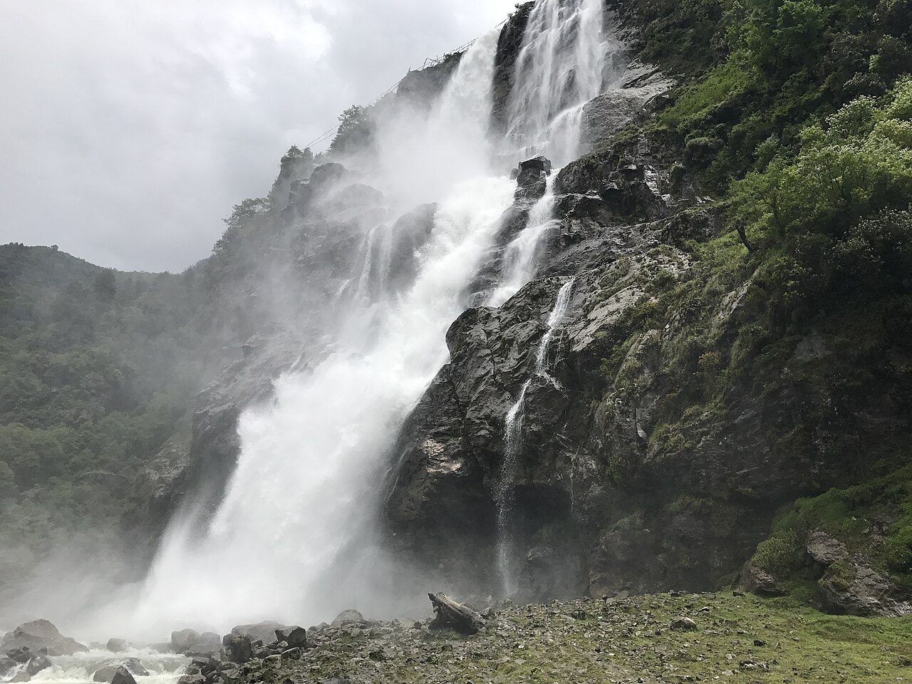 Nuranang Falls