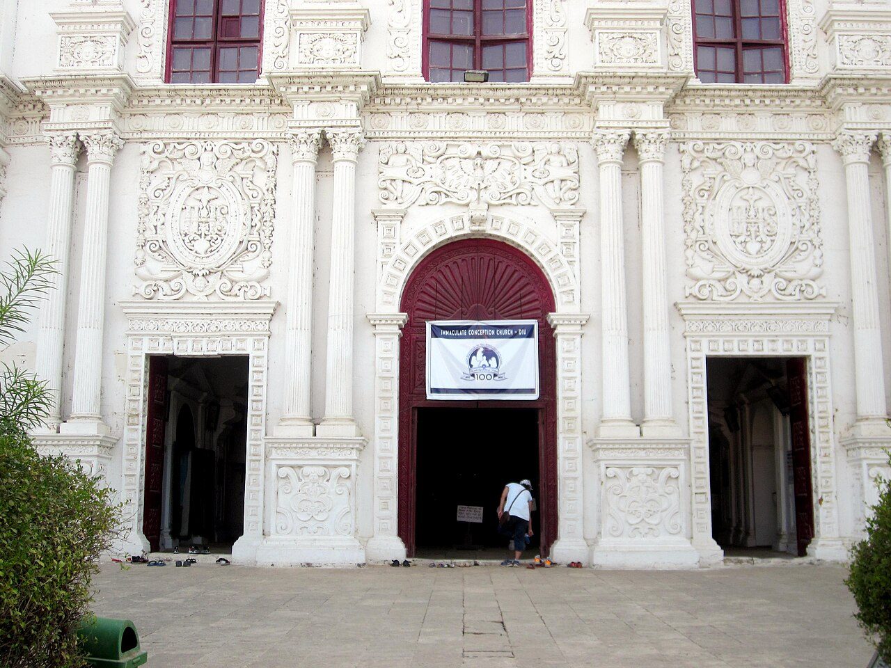 Diu in 2 Days: the Portuguese Fort, Churches and Beaches