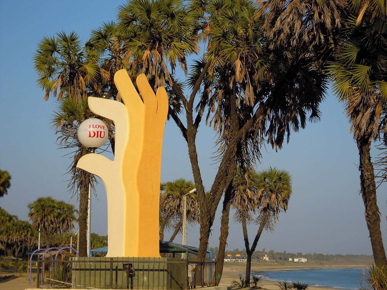 Nagoa Beach