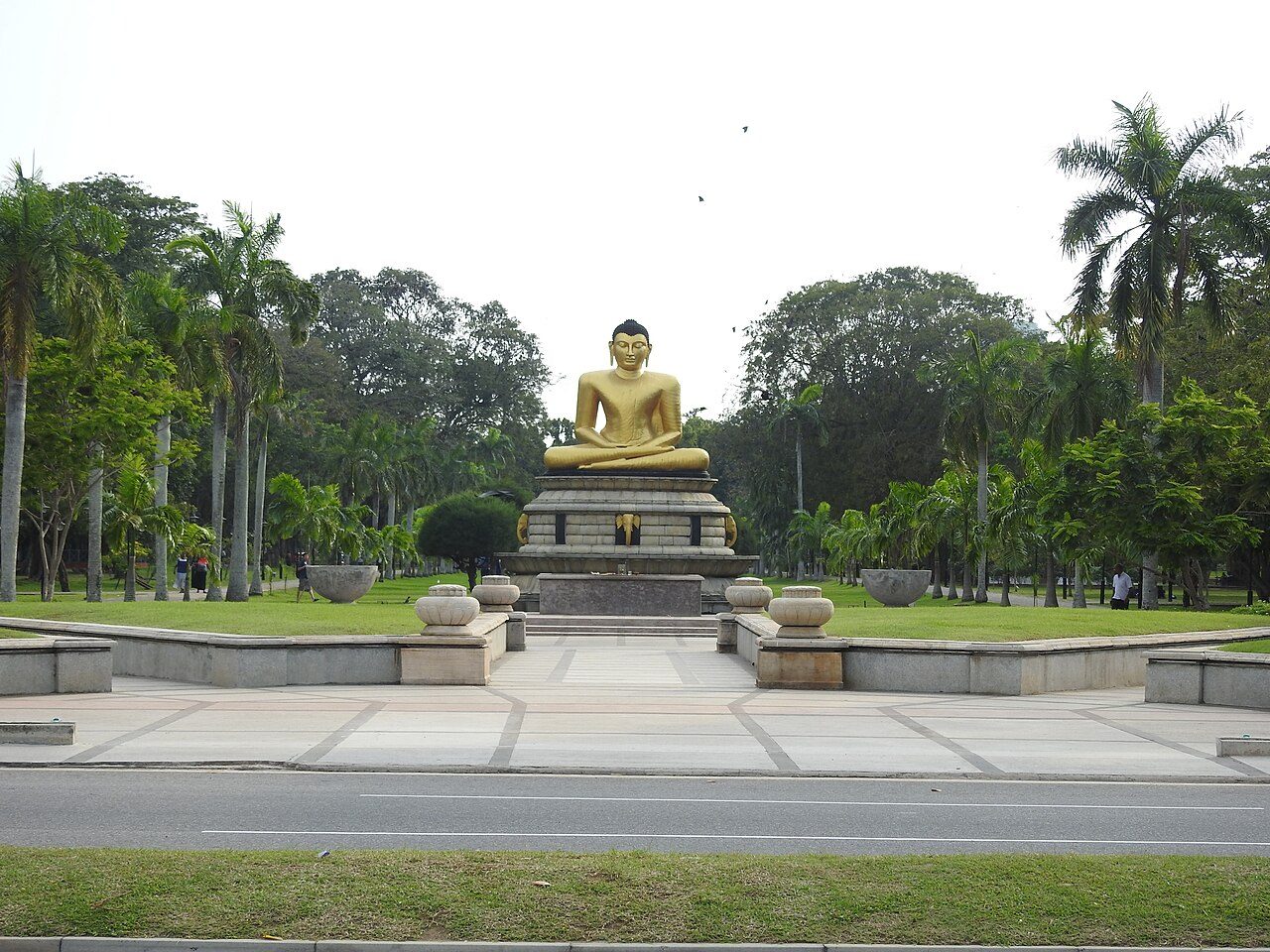 Viharamahadevi Park