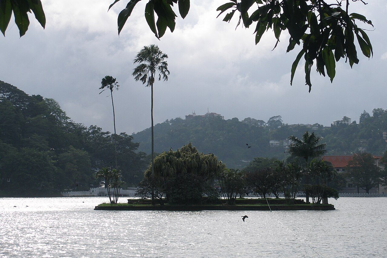 Kandy Lake