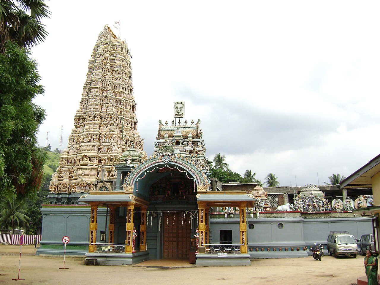 Sri Muthumariamman Temple Matale