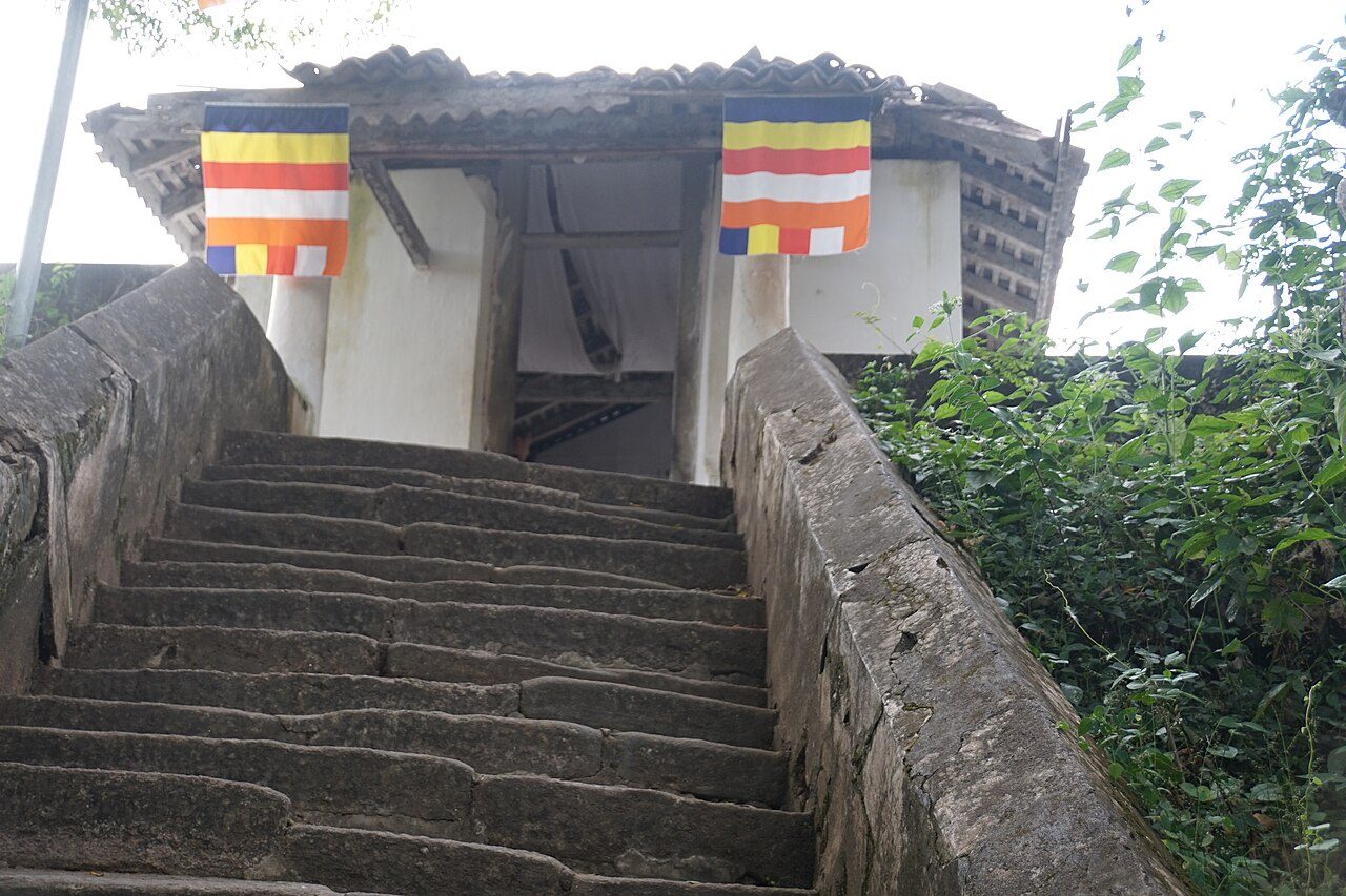 Mulkirigala Rock Temple