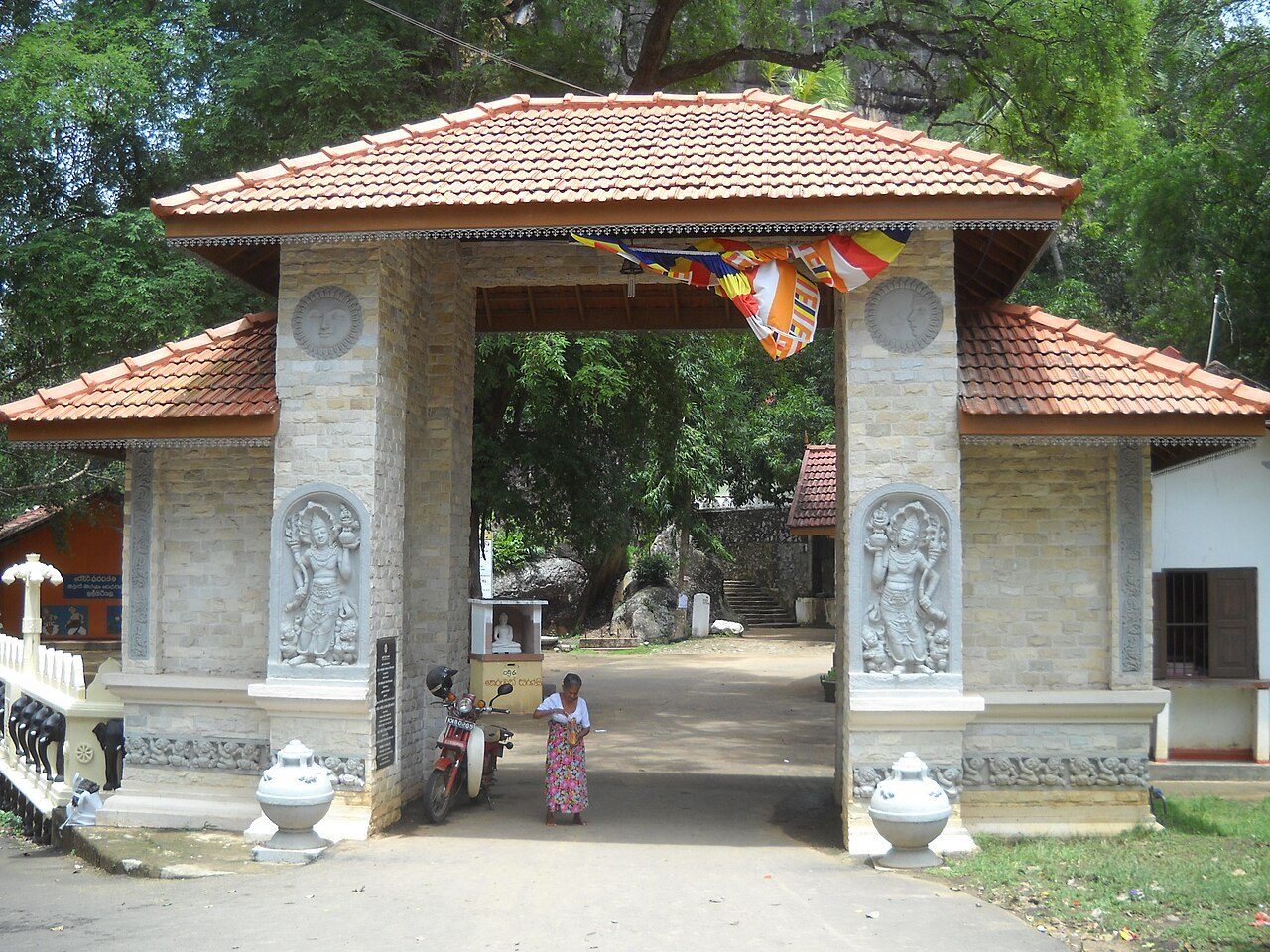 Mulkirigala Rock Temple