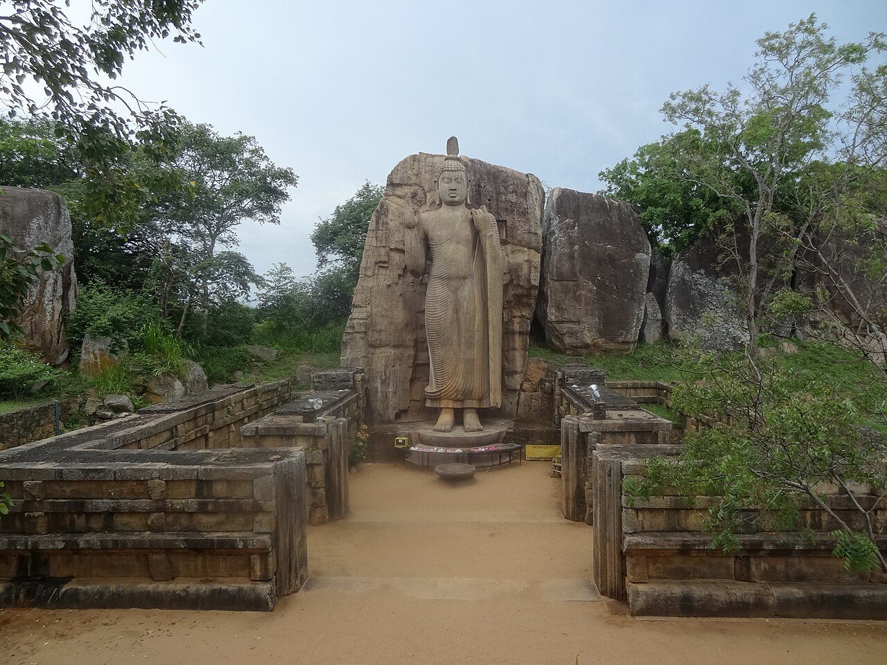 Aukana Buddha Statue